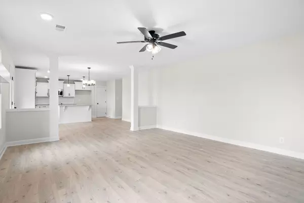 Clarksville, TN 37043,990 Alton Dr