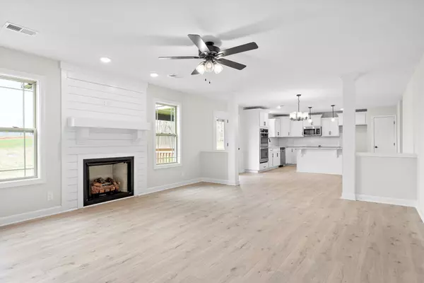 Clarksville, TN 37043,990 Alton Dr