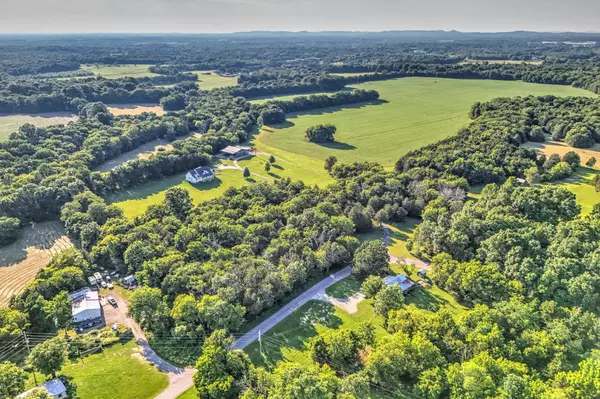 500 Old Pencil Mill Rd, Chapel Hill, TN 37034