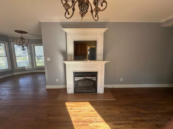 Russellville, KY 42276,474 S Main St