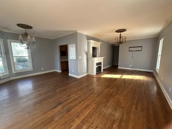 Russellville, KY 42276,474 S Main St