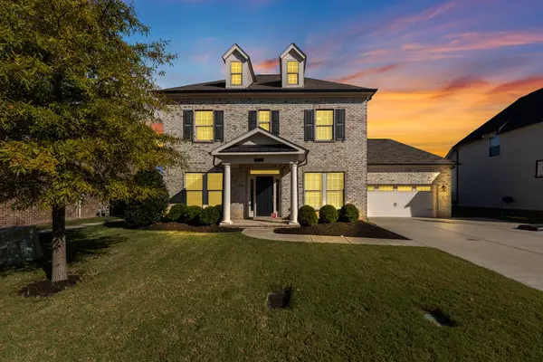 909 Sapphire Dr, Murfreesboro, TN 37128