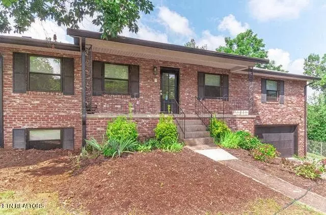 Knoxville, TN 37934,233 Chaho Rd #3