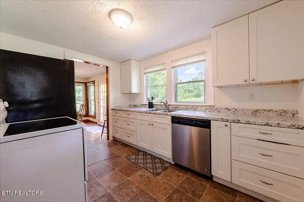 Kingston, TN 37763,433 Dogwood Valley Rd