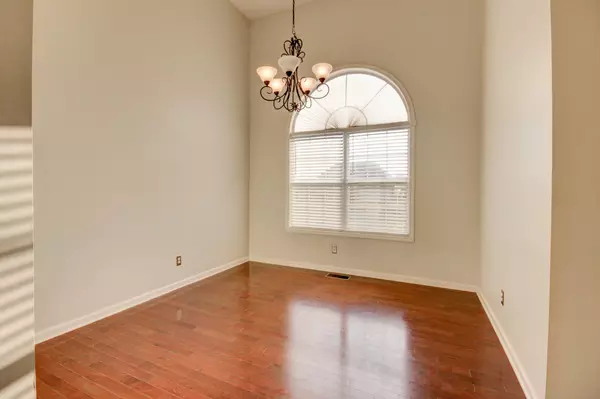 Clarksville, TN 37042,3283 Twelve Oaks Blvd