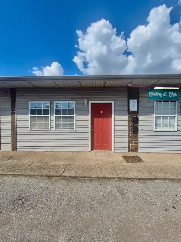 Clarksville, TN 37042,3025 Fort Campbell Blvd