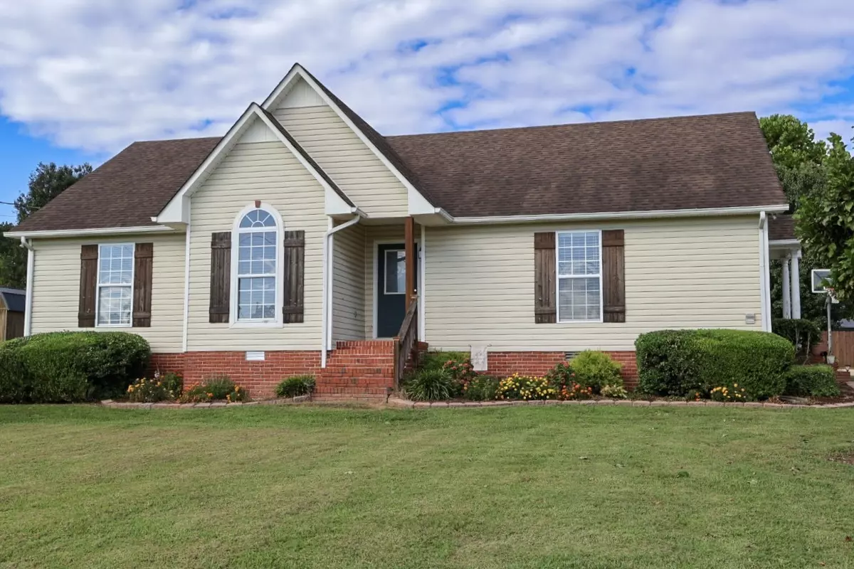 Pulaski, TN 38478,108 Easy St