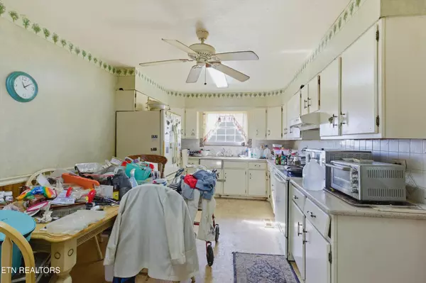 Maryville, TN 37804,3521 Sevierville Rd