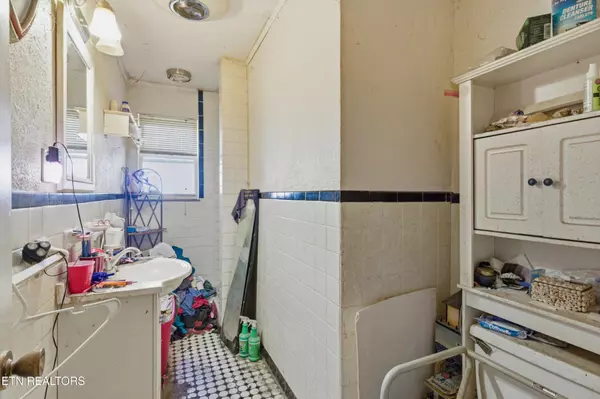 Maryville, TN 37804,3521 Sevierville Rd