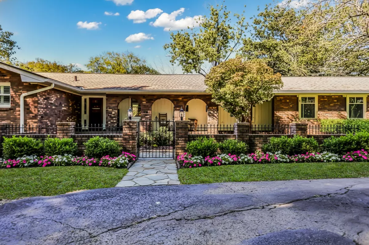Hendersonville, TN 37075,204 Bluegrass Dr