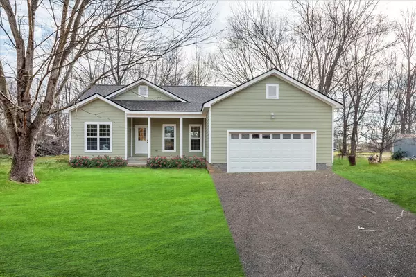 206 Daley St, Summertown, TN 38483
