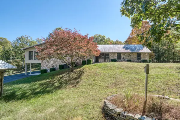 Crab Orchard, TN 37723,1101 Tom Davidson Rd