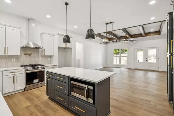 White Bluff, TN 37187,304 Cherokee Ct