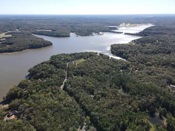 Camden, TN 38320,1360 Camden Bay Rd