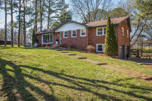 Brentwood, TN 37027,1329 Lipscomb Dr