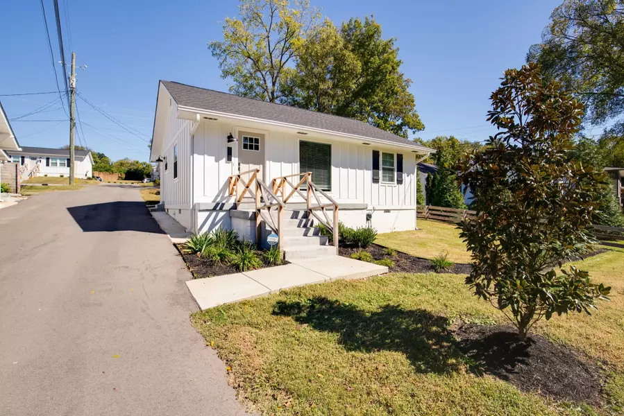 2128A D Sharondale Drive, Nashville, TN 37215
