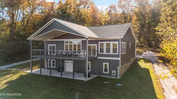 620 E Norris Point Rd, La Follette, TN 37766