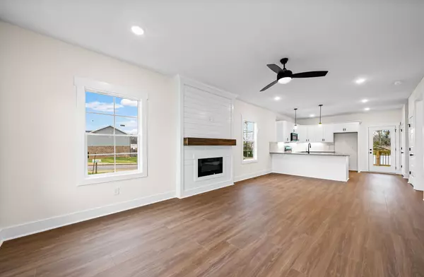 Clarksville, TN 37043,1 Charleston Cove