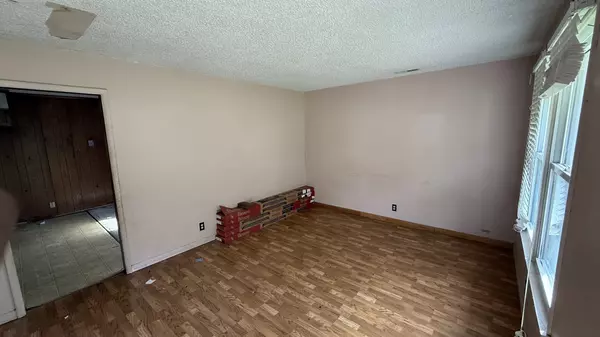 Nashville, TN 37218,4166 Farmview Dr