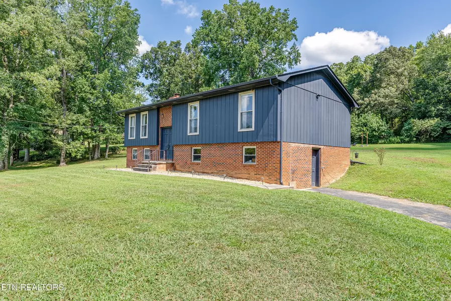 1519 Shadowood Drive, Maryville, TN 37803