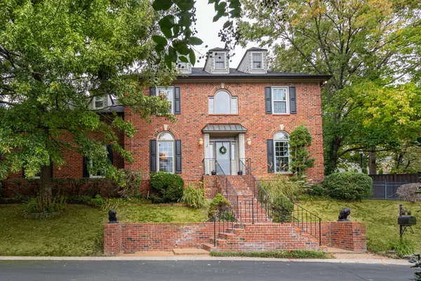 60 Ravenwood Hills Cir, Nashville, TN 37215