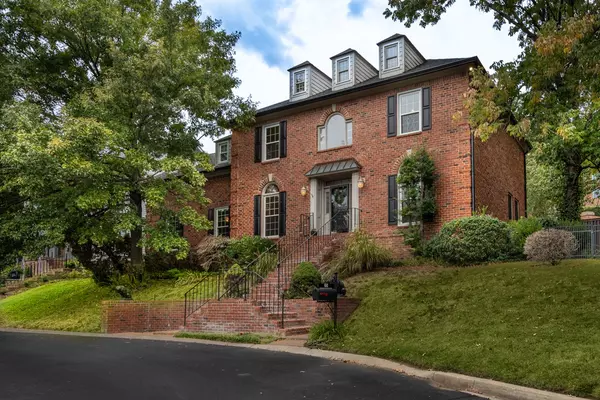 Nashville, TN 37215,60 Ravenwood Hills Cir
