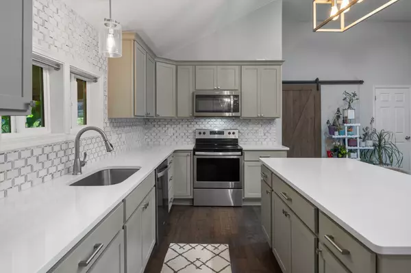 Bon Aqua, TN 37025,10209 New Hope Rd