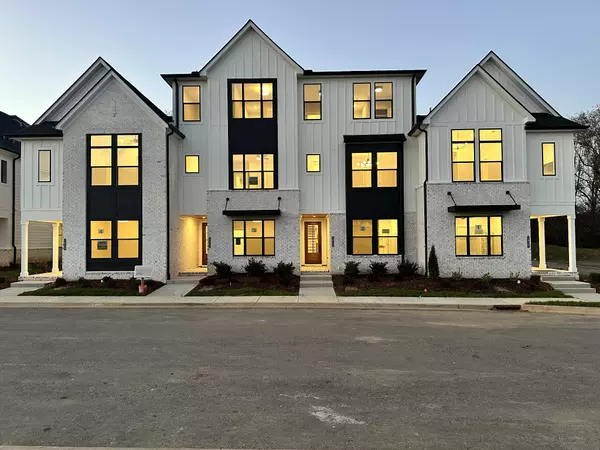 2060 Conductor Ln, Thompsons Station, TN 37179