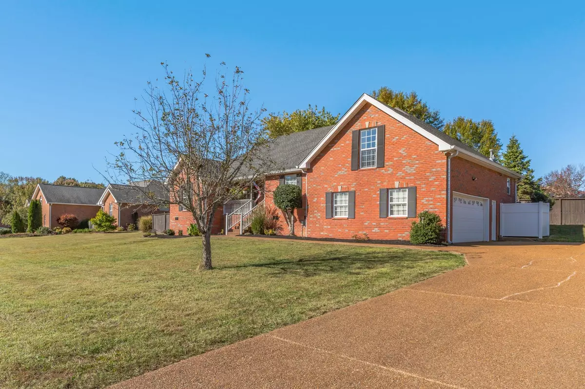 Greenbrier, TN 37073,248 Allen Dr