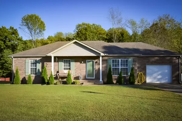 1039 Glennie Lee Dr, Greenbrier, TN 37073