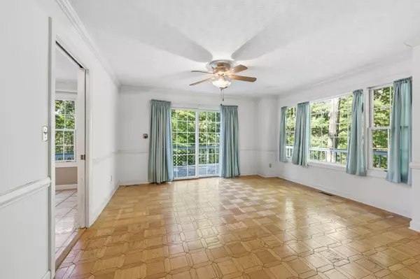 Tennessee Ridge, TN 37178,187 Oak Crest Dr