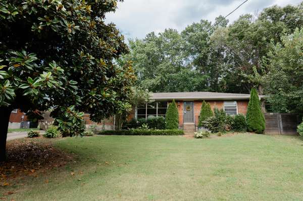 3318 Dumas Dr, Nashville, TN 37211