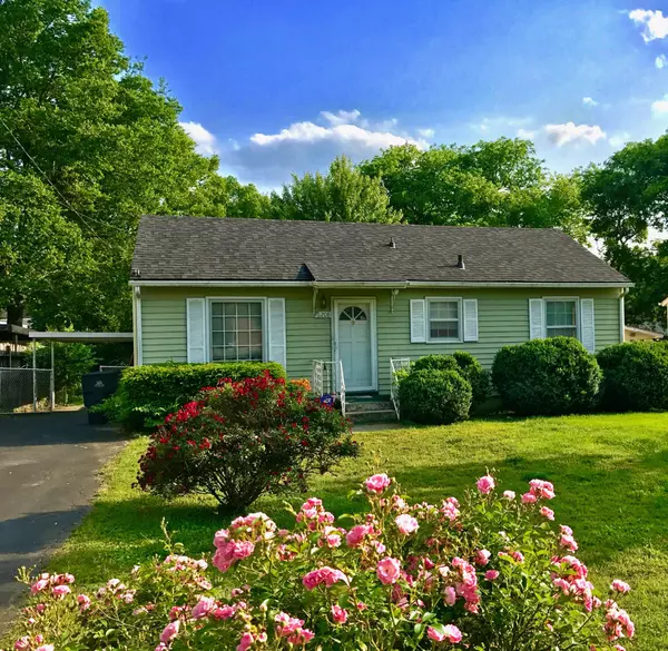 6208 Freedom Dr, Nashville, TN 37209