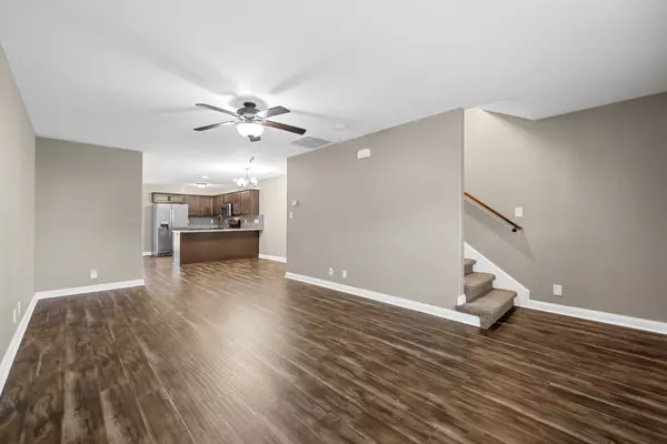 Clarksville, TN 37040,352 Sam Houston Cir