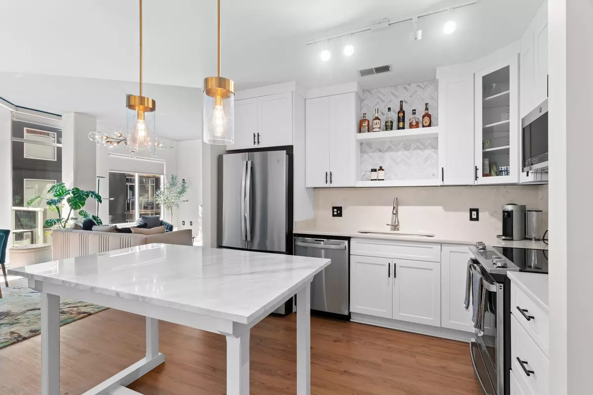 Nashville, TN 37203,600 12th Ave S #706