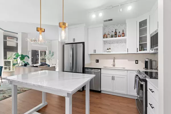 600 12th Ave S #706, Nashville, TN 37203