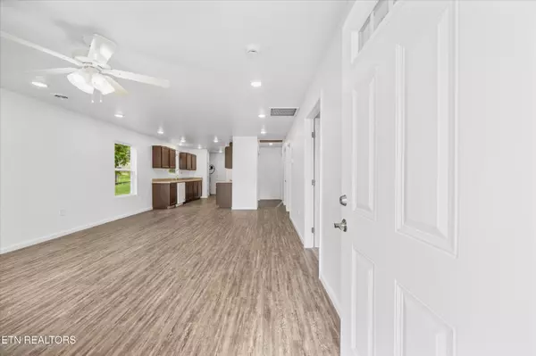 Knoxville, TN 37921,909 Sidebrook Ave