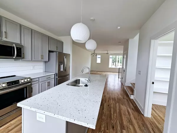 Nashville, TN 37218,522 Cliff Cir