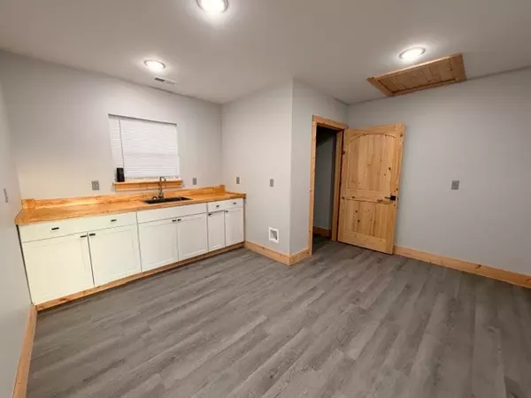 Charlotte, TN 37036,3401 Highway 48 #N