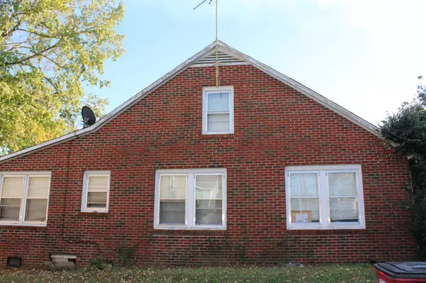 Clarksville, TN 37040,815 Cumberland Dr