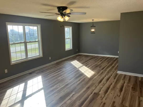 Decherd, TN 37324,157 Modena Cir