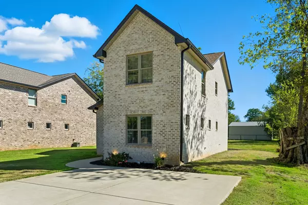 Portland, TN 37148,99 Portland Blvd