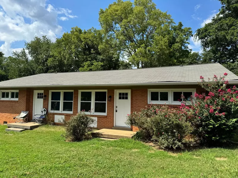 907 Elwood Dr, Clarksville, TN 37040