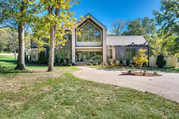 Nashville, TN 37205,743 Richfield Dr