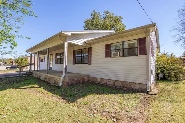 701 JAMES K POLK ST, Clifton, TN 38425