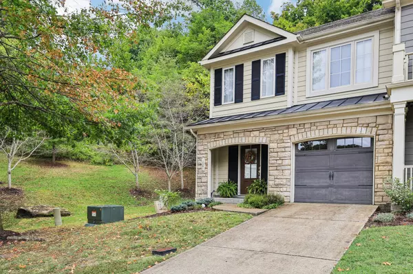 1086 Woodbury Falls Dr, Nashville, TN 37221