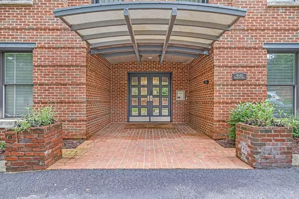 4040 Woodlawn Dr #12, Nashville, TN 37205