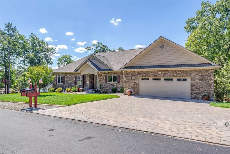 400 Tanasi Way, Loudon, TN 37774