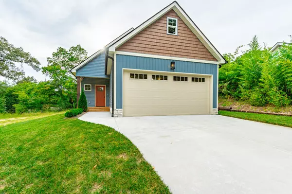 41 Greens Lake Road, Rossville, GA 30741