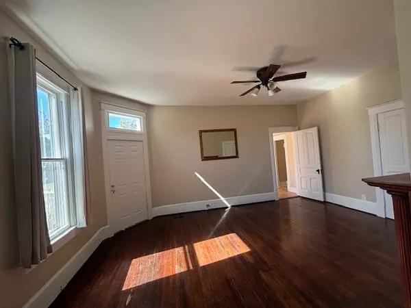 Pulaski, TN 38478,118 N 3rd St #1